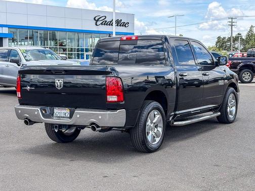 Brilliant Black Crystal Pearlcoat 2017 RAM 1500 Lone Star