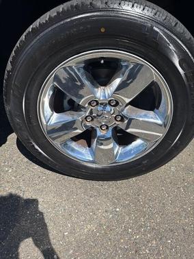 Brilliant Black Crystal Pearlcoat 2017 RAM 1500 Lone Star