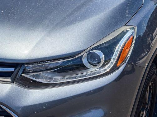 Satin Steel Metallic 2019 Chevrolet Trax LT