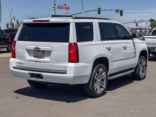 Summit White 2017 Chevrolet Tahoe LT