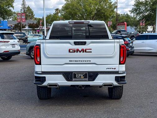 Summit White 2022 GMC Sierra 1500 AT4