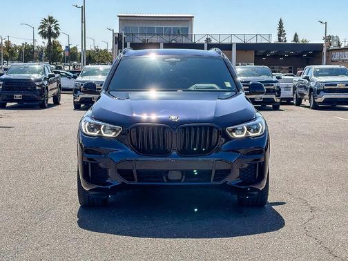 Carbon Black Metallic 2023 BMW X5 M50i