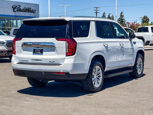 Summit White 2023 GMC Yukon SLT