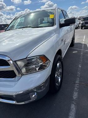 Bright White Clearcoat 2019 RAM 1500 Classic Big Horn