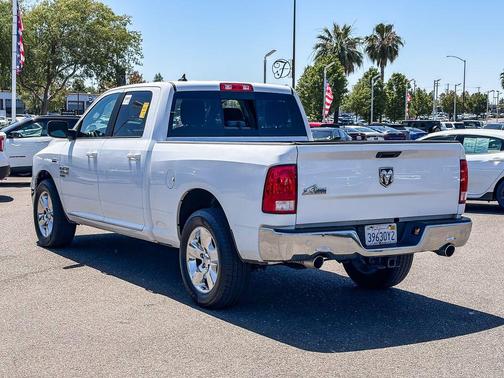 Bright White Clearcoat 2019 RAM 1500 Classic Big Horn