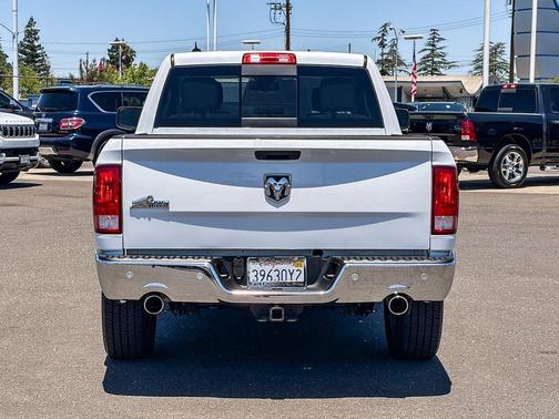 Bright White Clearcoat 2019 RAM 1500 Classic Big Horn