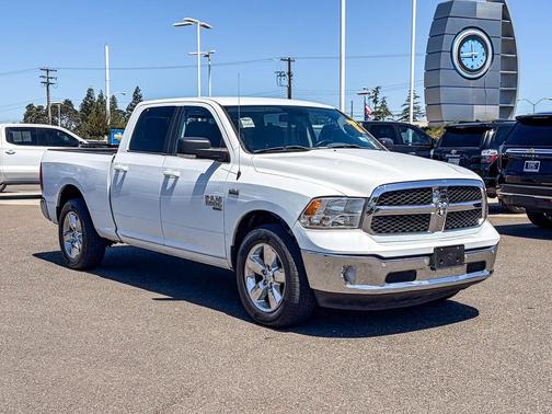 Bright White Clearcoat 2019 RAM 1500 Classic Big Horn