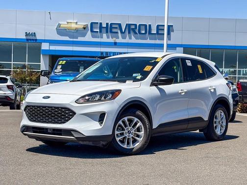 Oxford White 2020 Ford Escape SE