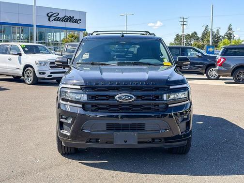 Black Metallic 2022 Ford Expedition Limited