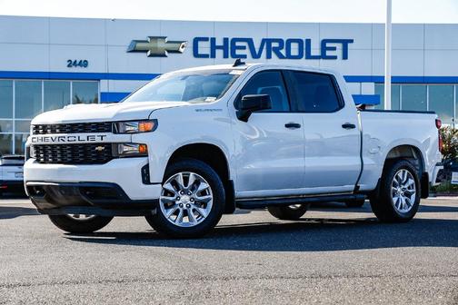 Summit White 2019 Chevrolet Silverado 1500 Custom