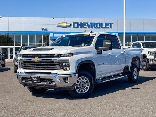 Summit White 2025 Chevrolet Silverado 2500 LT