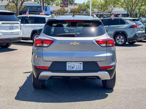 Sterling Gray Metallic 2023 Chevrolet Trailblazer LT
