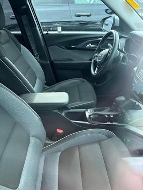 Sterling Gray Metallic 2023 Chevrolet Trailblazer LT