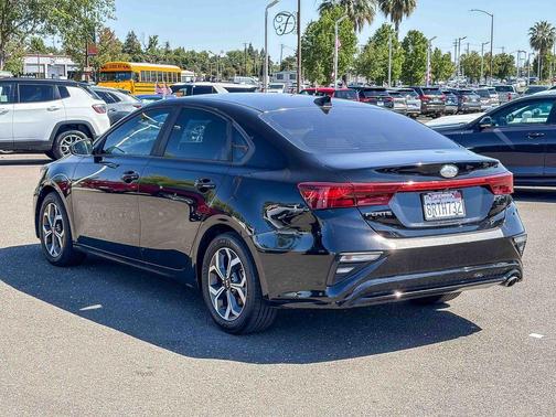 Aurora Black Pearl 2019 Kia Forte LXS
