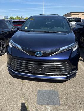 Blueprint 2025 Toyota Sienna Limited