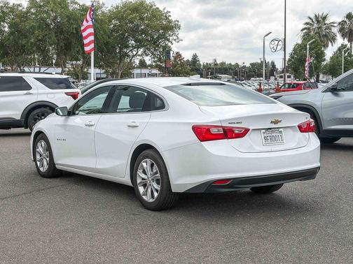 Summit White 2023 Chevrolet Malibu LT