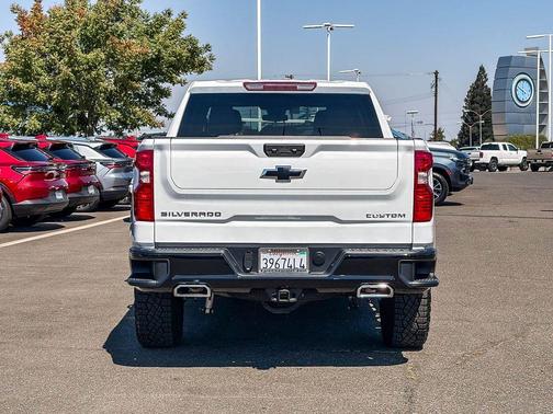 Summit White 2026 Chevrolet Silverado 1500 Custom Trail Boss
