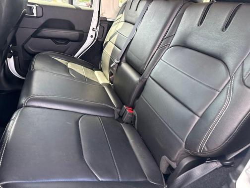 Bright White Clearcoat 2023 Jeep Wrangler 4xe Sahara