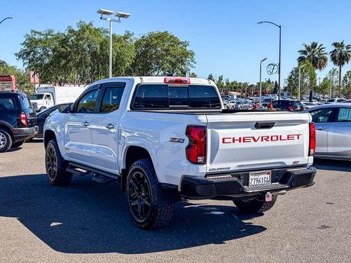 Summit White 2025 Chevrolet Colorado Z71