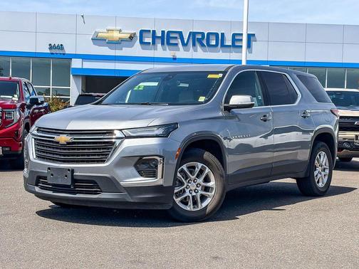 Sterling Gray Metallic 2023 Chevrolet Traverse LS