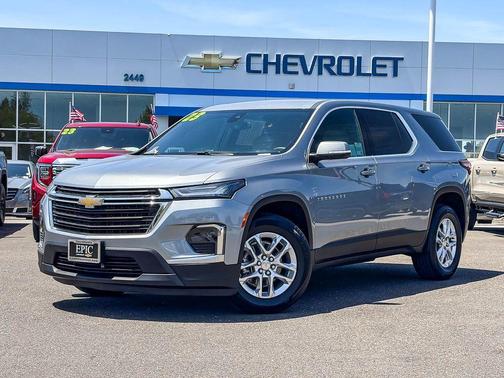 Sterling Gray Metallic 2023 Chevrolet Traverse LS