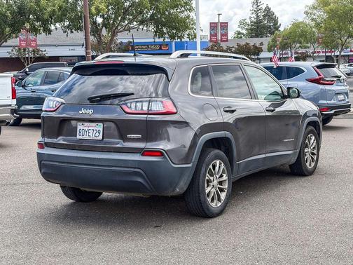 Granite Crystal Clearcoat Metallic 2019 Jeep Cherokee Latitude Plus