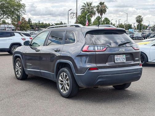 Granite Crystal Clearcoat Metallic 2019 Jeep Cherokee Latitude Plus
