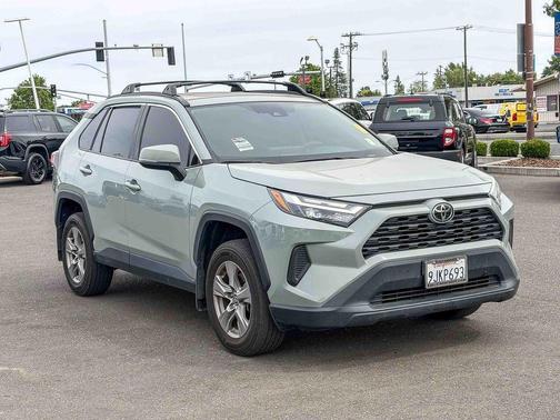 2023 Toyota RAV4 XLE