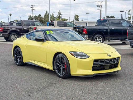 2 Tone Yellow 2023 Nissan Z Performance