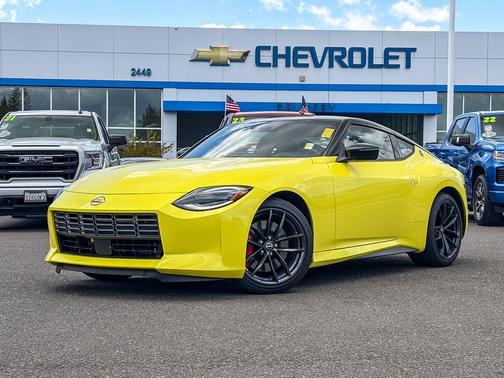 2 Tone Yellow 2023 Nissan Z Performance