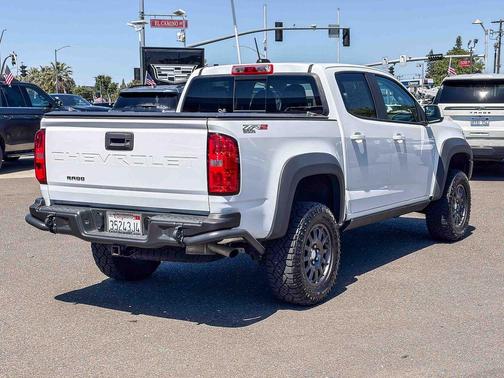 Summit White 2022 Chevrolet Colorado ZR2