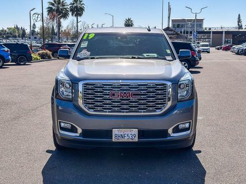Satin Steel Metallic 2019 GMC Yukon Denali