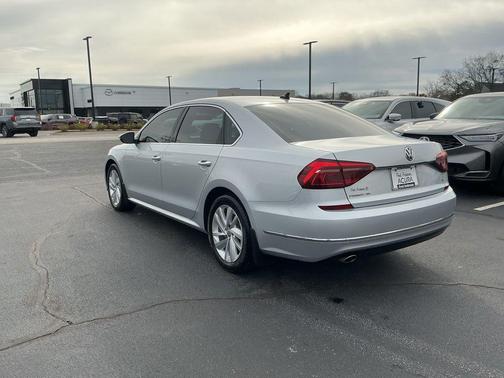 2018 Volkswagen Passat 2.0T SE