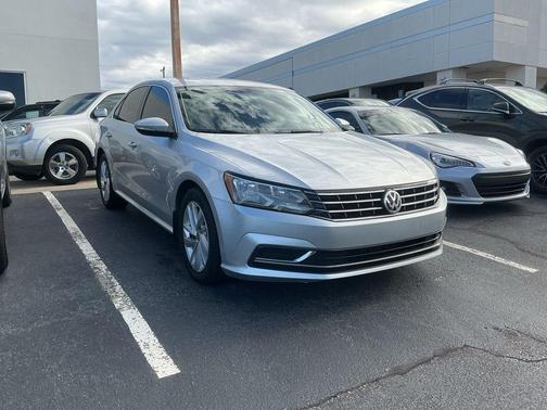 2018 Volkswagen Passat 2.0T SE