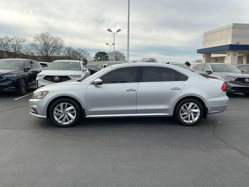 2018 Volkswagen Passat 2.0T SE