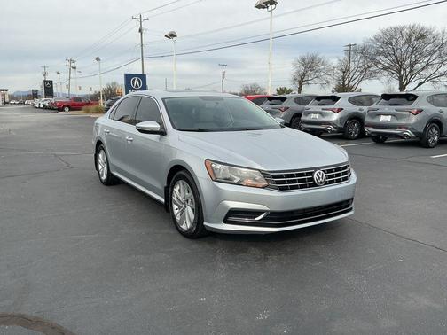 2018 Volkswagen Passat 2.0T SE