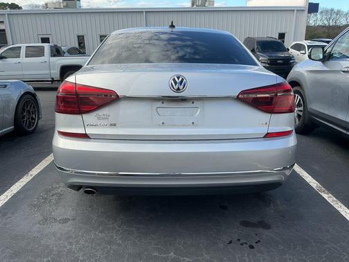 2018 Volkswagen Passat 2.0T SE