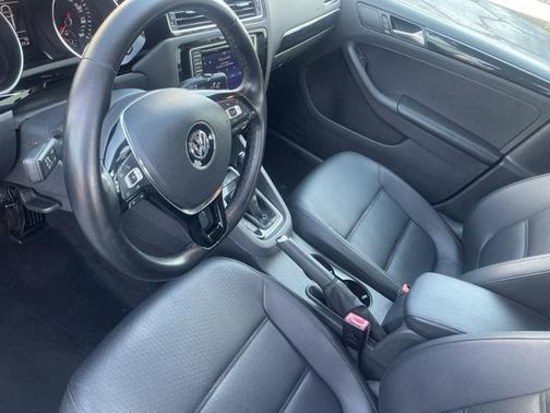 2017 Volkswagen Jetta 1.8T SEL