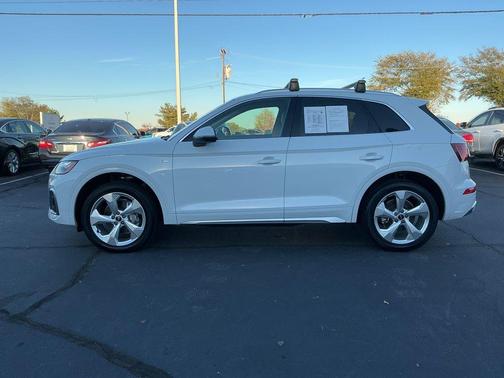 2022 Audi Q5 45 S line Premium