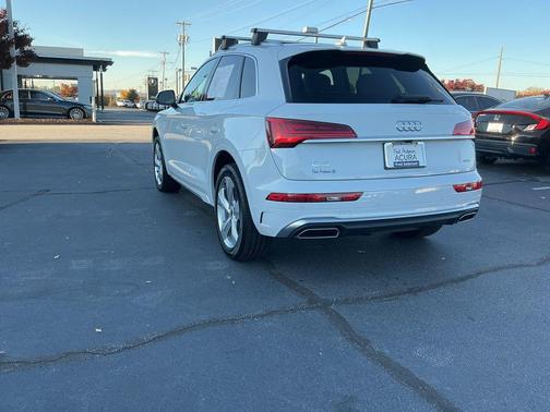 2022 Audi Q5 45 S line Premium