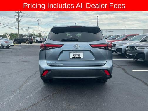 Moon Dust 2021 Toyota Highlander XLE