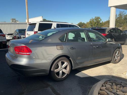 2015 Volkswagen Passat 1.8T Auto S