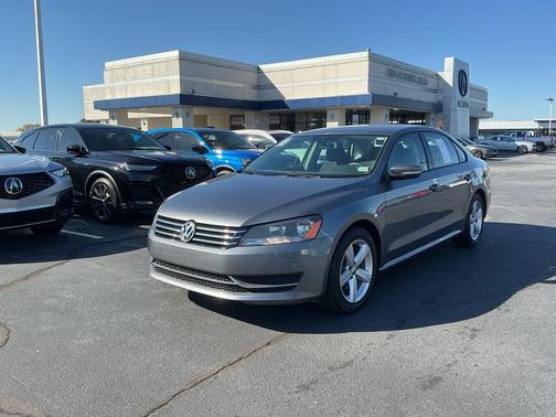 2015 Volkswagen Passat 1.8T Auto S