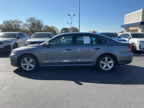2015 Volkswagen Passat 1.8T Auto S