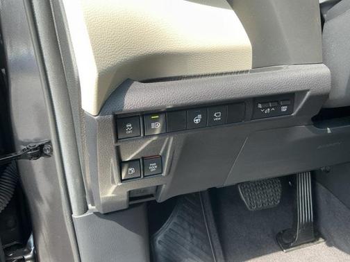 2024 Toyota Sienna Platinum 7 Passenger