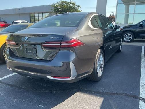 2024 BMW 530 530i