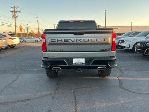 2022 Chevrolet Silverado 1500 Custom Trail Boss