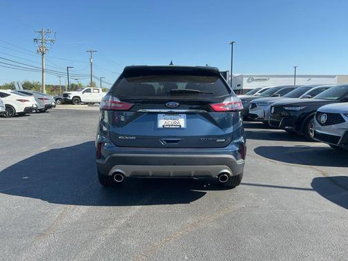 Blue Metallic 2019 Ford Edge Titanium