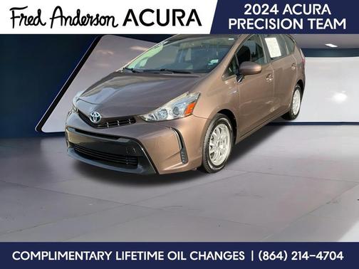 2017 Toyota Prius v Five