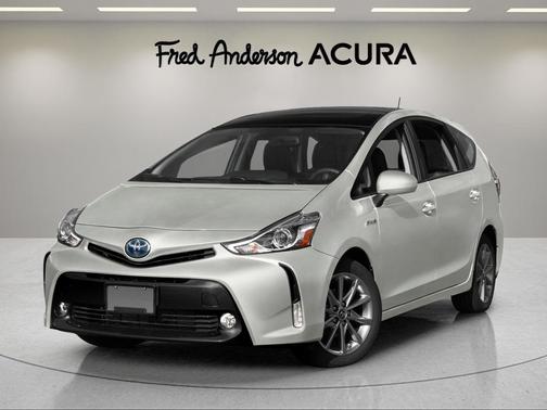 2017 Toyota Prius v Five